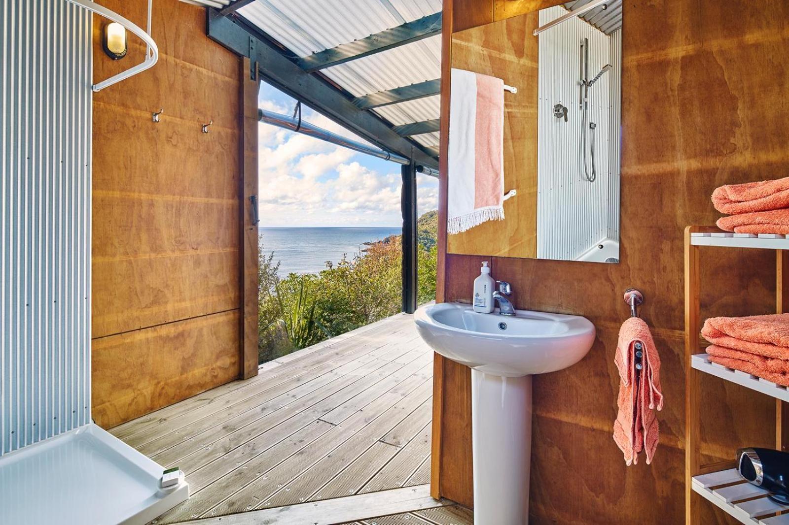 The Lighthouse Lookout Bed & Breakfast Тутукака Екстериор снимка