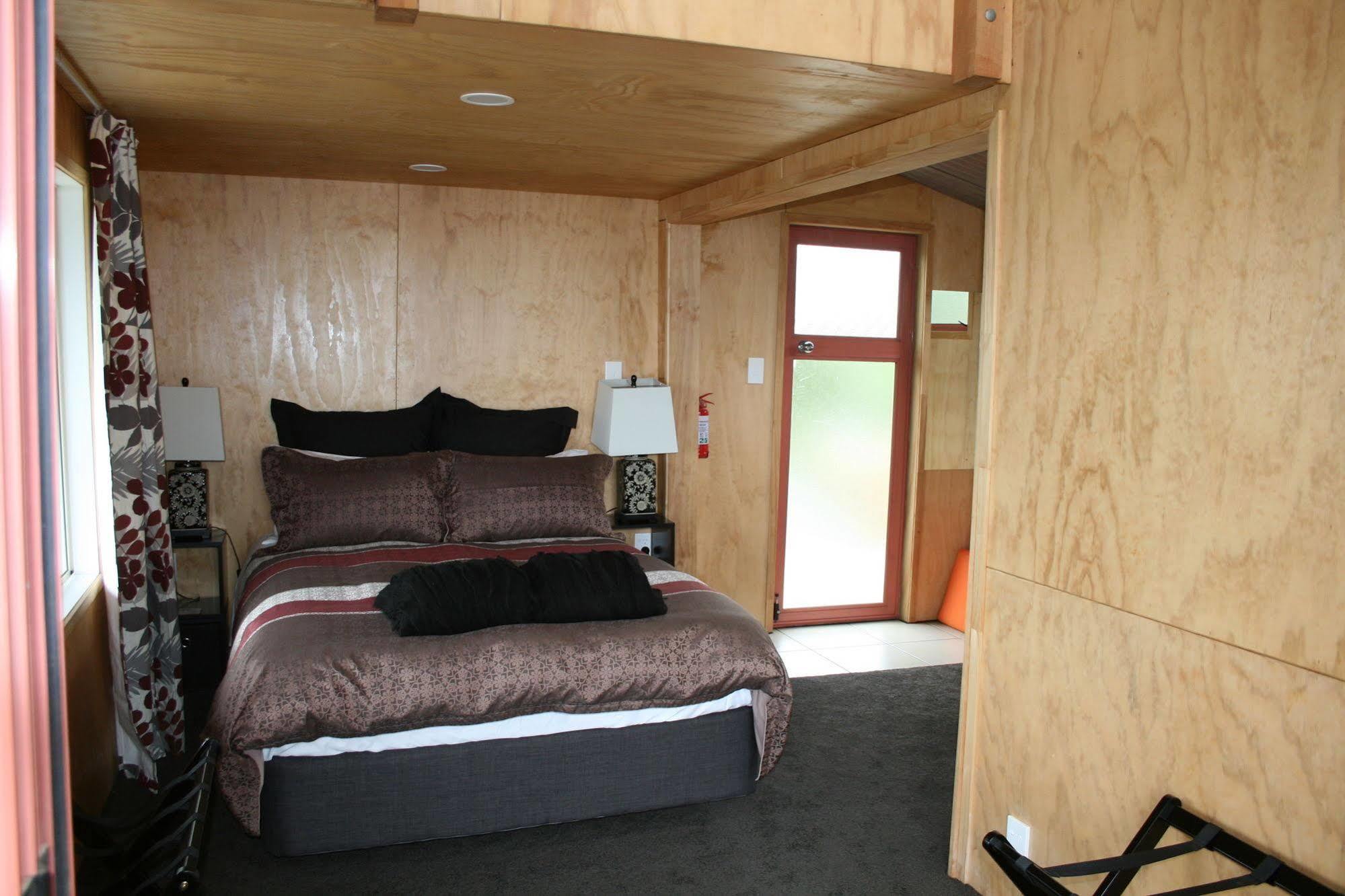 The Lighthouse Lookout Bed & Breakfast Тутукака Екстериор снимка